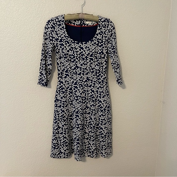 Boden Dresses & Skirts - Boden Lined 3/4 Sleeve Dress, Navy & White, with Pockets. Size 4 US / 8 UK.